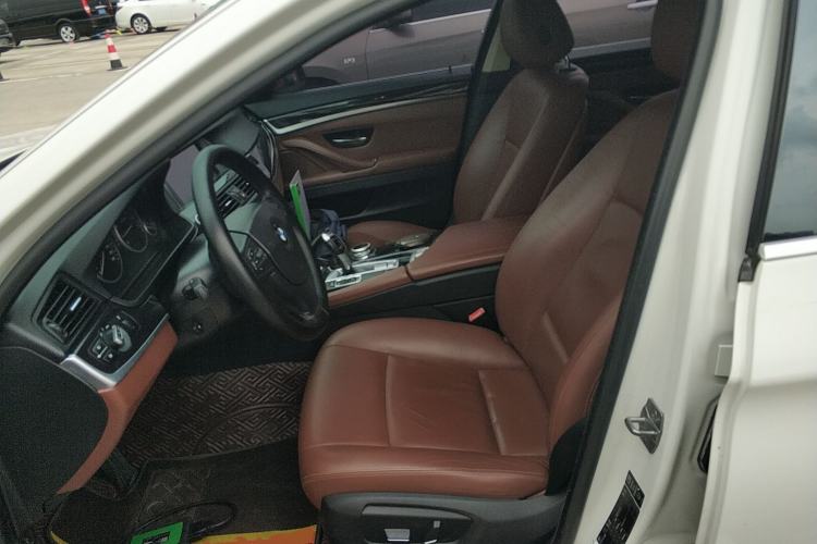 Used BMW 5 Series 2014 520Li Elegant Model
