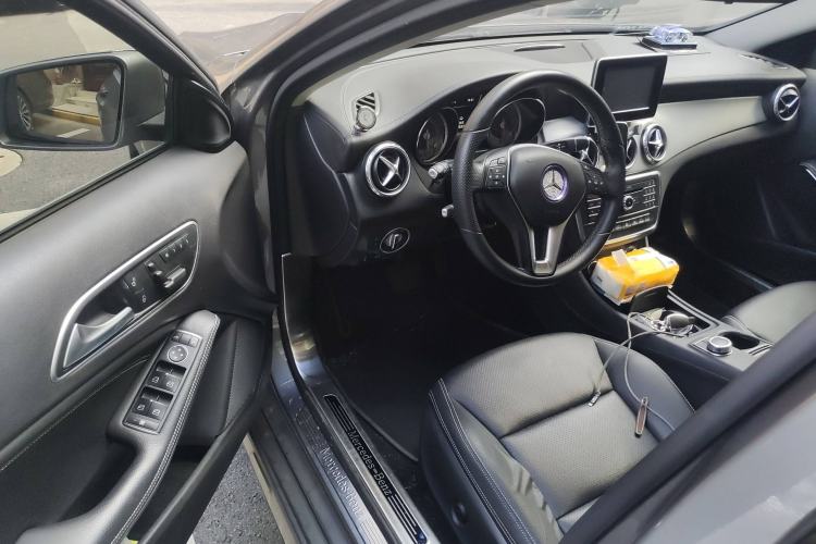 Used Mercedes-Benz GLA 2015 GLA 200 Fashion Model
