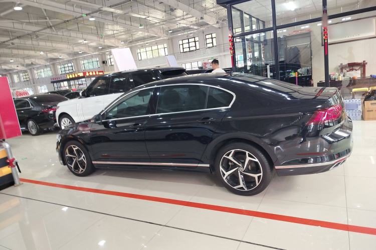 Used Volkswagen Magotan 2023 2 Million Units Commemorative Edition 330TSI DSG Luxury Version
