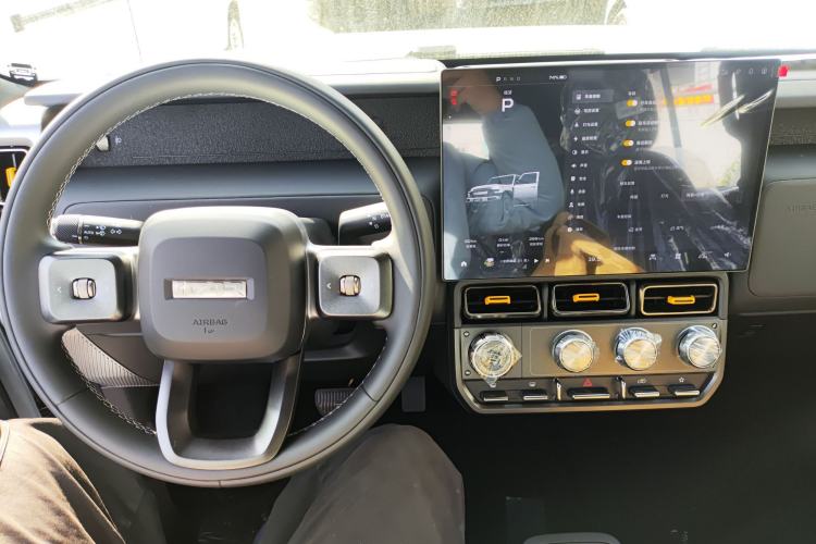 Used  V23 2025 401 Two-Wheel Drive Advanced Edition
