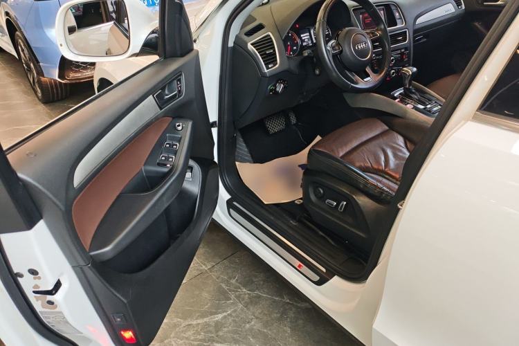 Used Audi Q5 2017 Plus 40 TFSI Ambition Model