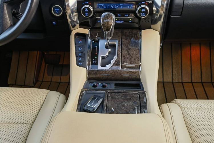 Used Toyota Vellfire 2020 Dual-Engine 2.5L HV Prestige Edition
