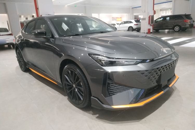 Used Changan UNI-V 2025 1.5T 500Bar Prestige Sporty Version