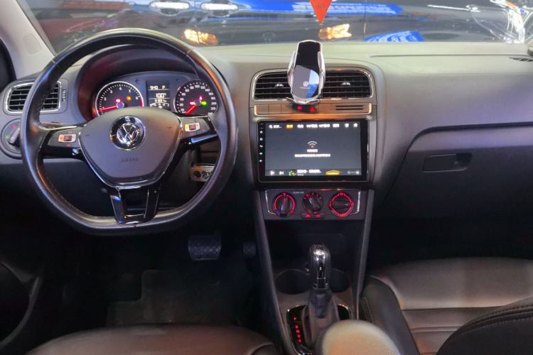 Used Volkswagen Polo 2016 1.6L Automatic Comfort Model
