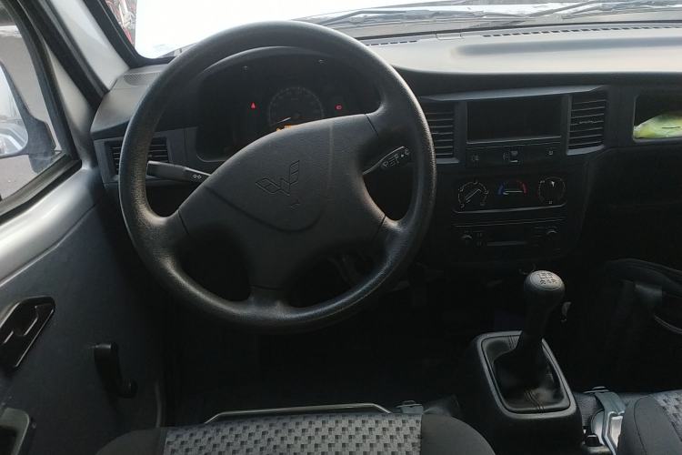 Used Wuling Zhiguang 2023 1.5L Practical Version 5/7 Seats
