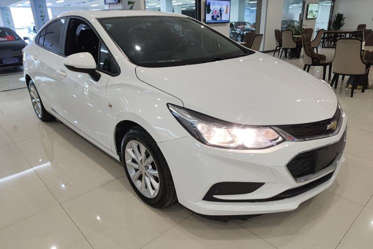 Used Chevrolet Cruze 2018 320 Automatic Pioneer Sunroof Edition
