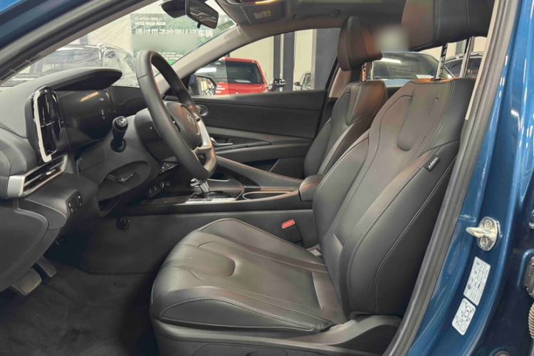 Used Hyundai Elantra 2021 1.5L CVT LUX Prestige Edition
