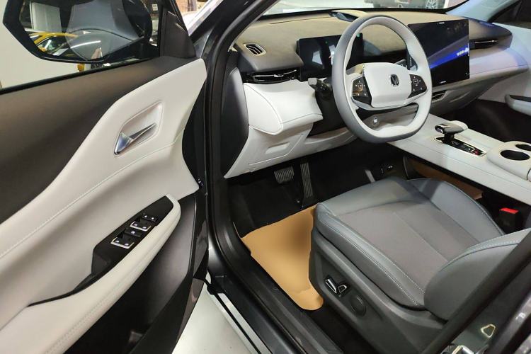 Used Changan UNI-Z 2025 1.5T Luxury Version
