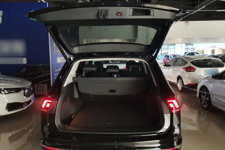 Used Volkswagen Tiguan L 2020 330TSI Automatic Two-Wheel Drive Panoramic Comfort Edition China VI Standard
