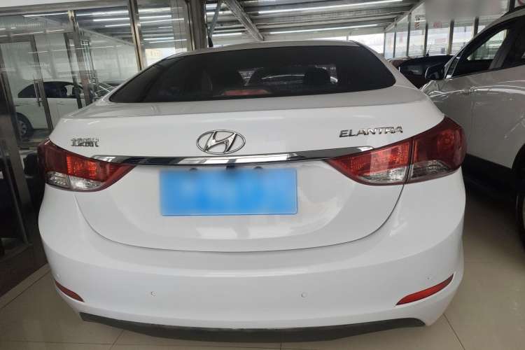 Used Hyundai Elantra 2015 1.6L Automatic Fashion Model