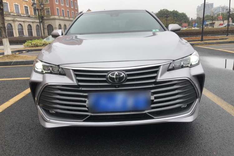 Used Toyota Avalon 2019 2.5L Touring Premium Version China VI Standard
