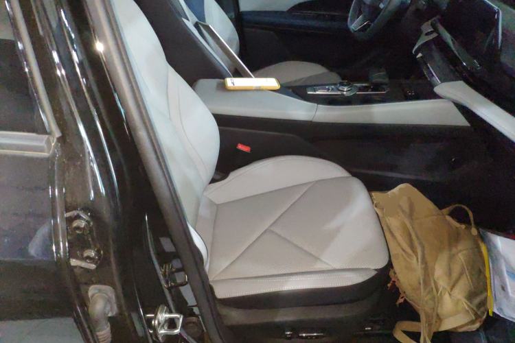 Used Changan UNI-V iDD 2023 ZhiDian iDD 1.5T 113km Smart & Fun Version