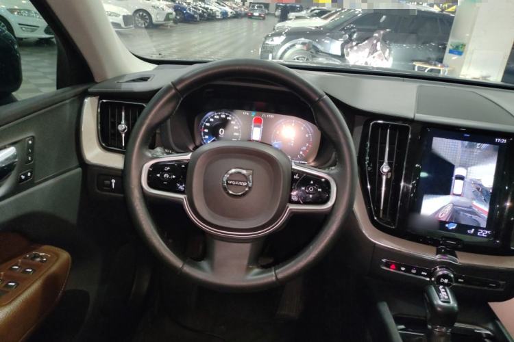 Used Volvo XC60 2019 T5 4x4 Zhiya Luxury Edition China V Standard
