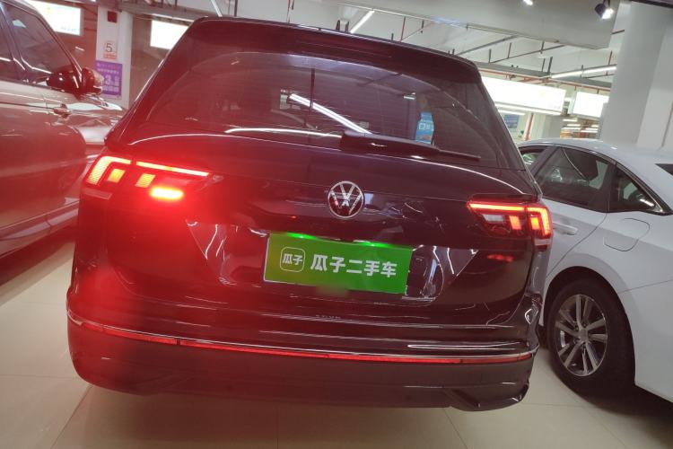 Used Volkswagen Tiguan L 2024 Outstanding Model 300TSI Automatic Two-Wheel Drive Longteng Edition
