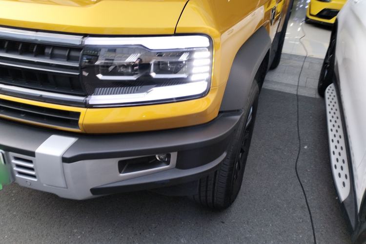 Used  Leopard 5 2023 Navigator Edition
