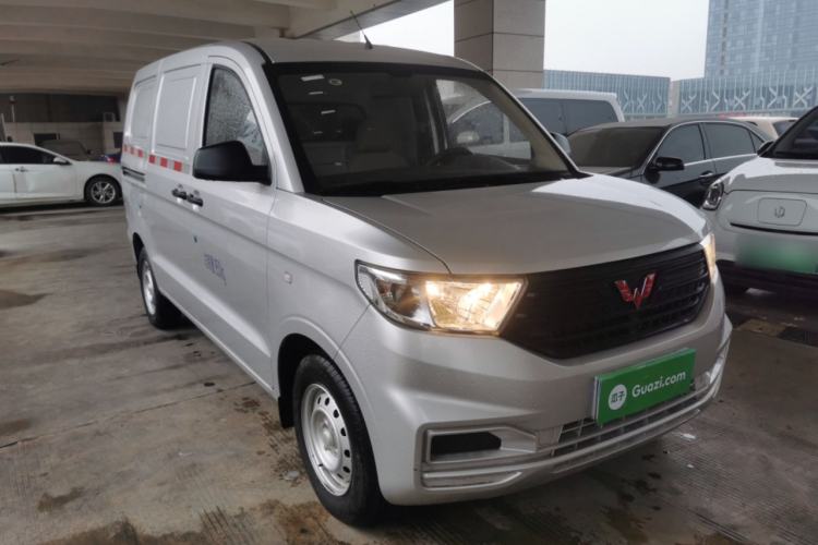 Used Wuling Hongguang V 2022 1.5L Jingqu Edition Enclosed-Window Vehicle with Electric Power Steering LAR
