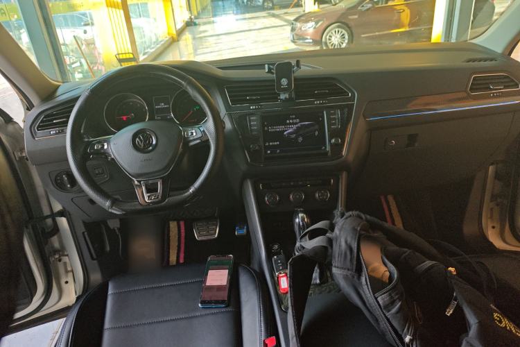 Used Volkswagen Tiguan L 2020 330TSI Automatic Two-Wheel Drive Luxury Edition China VI Standard