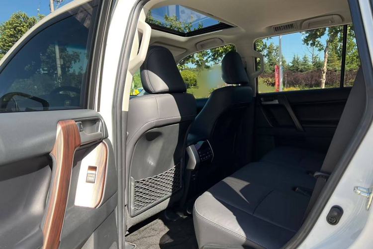 Used Toyota Prado 2018 3.5L Automatic TX-L with Rear-Mounted Spare Tire
