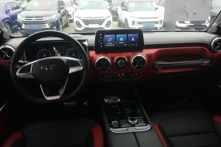 Used  BJ40 2023 2.0T Automatic Four-Wheel Drive Urban Hunter Edition Chivalrous Type
