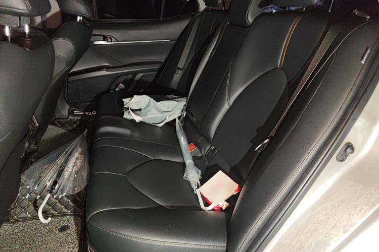 Used Toyota Camry 2021 2.0G Luxury Edition
