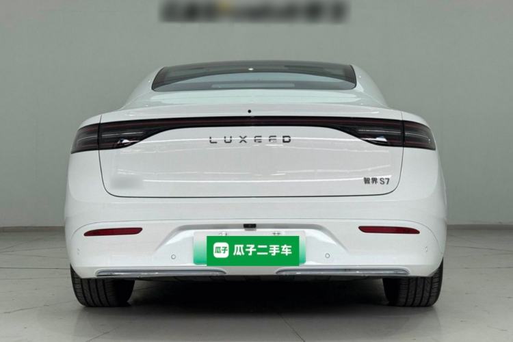 Used Hima Luxeed S7 2025 855 km Max
