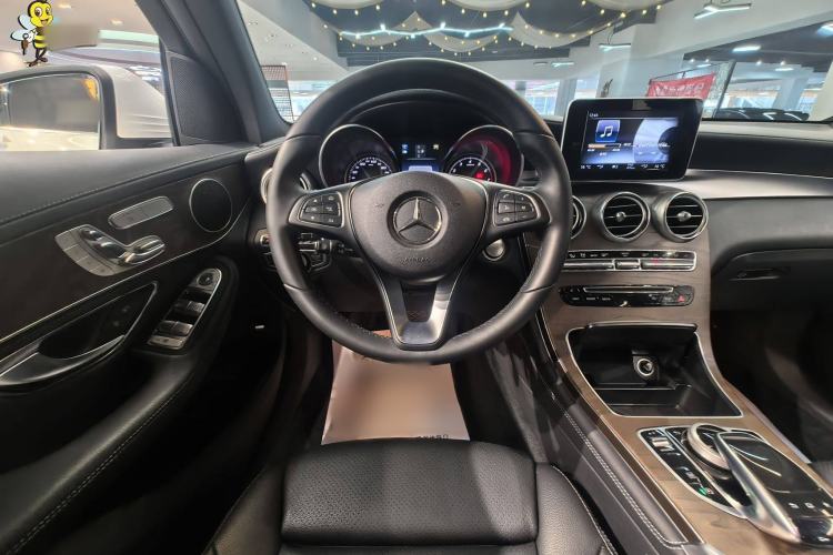 Used Mercedes-Benz GLC 2016 GLC 300 4MATIC Dynamic Model
