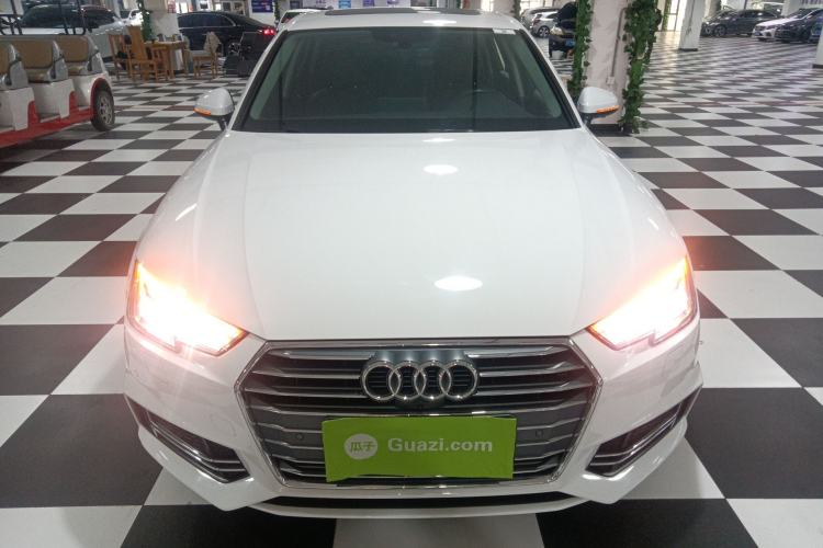 Used Audi A4L 2018 30th Anniversary Edition 40 TFSI Fashion Model
