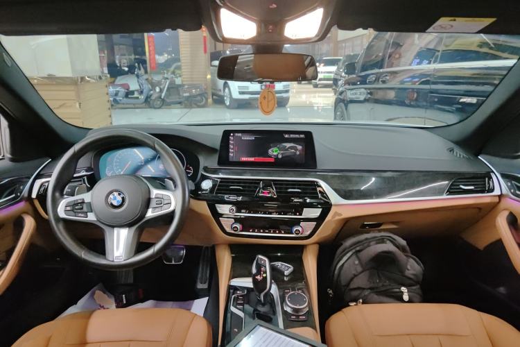 Used BMW 5 Series 2019 Facelifted 530Li Leading Edition M Sport Package
