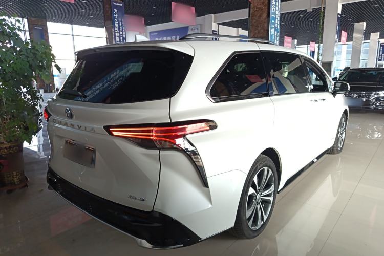 Used Toyota Granvia 2022 2.5L Hybrid Flagship Edition
