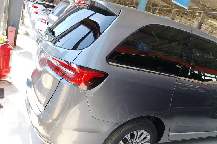 Used Buick GL8 2021 Land Cruiser Executive Class 652T Luxury Model
