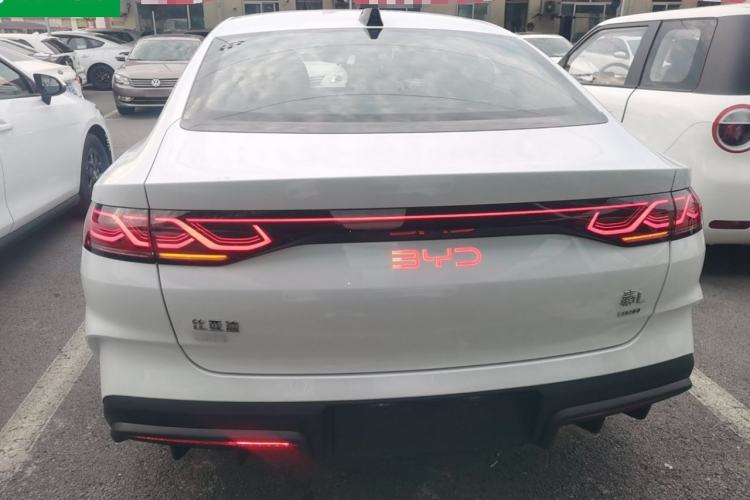 Used BYD Qin L 2025 DM-i Smart Drive 80KM Leading Model