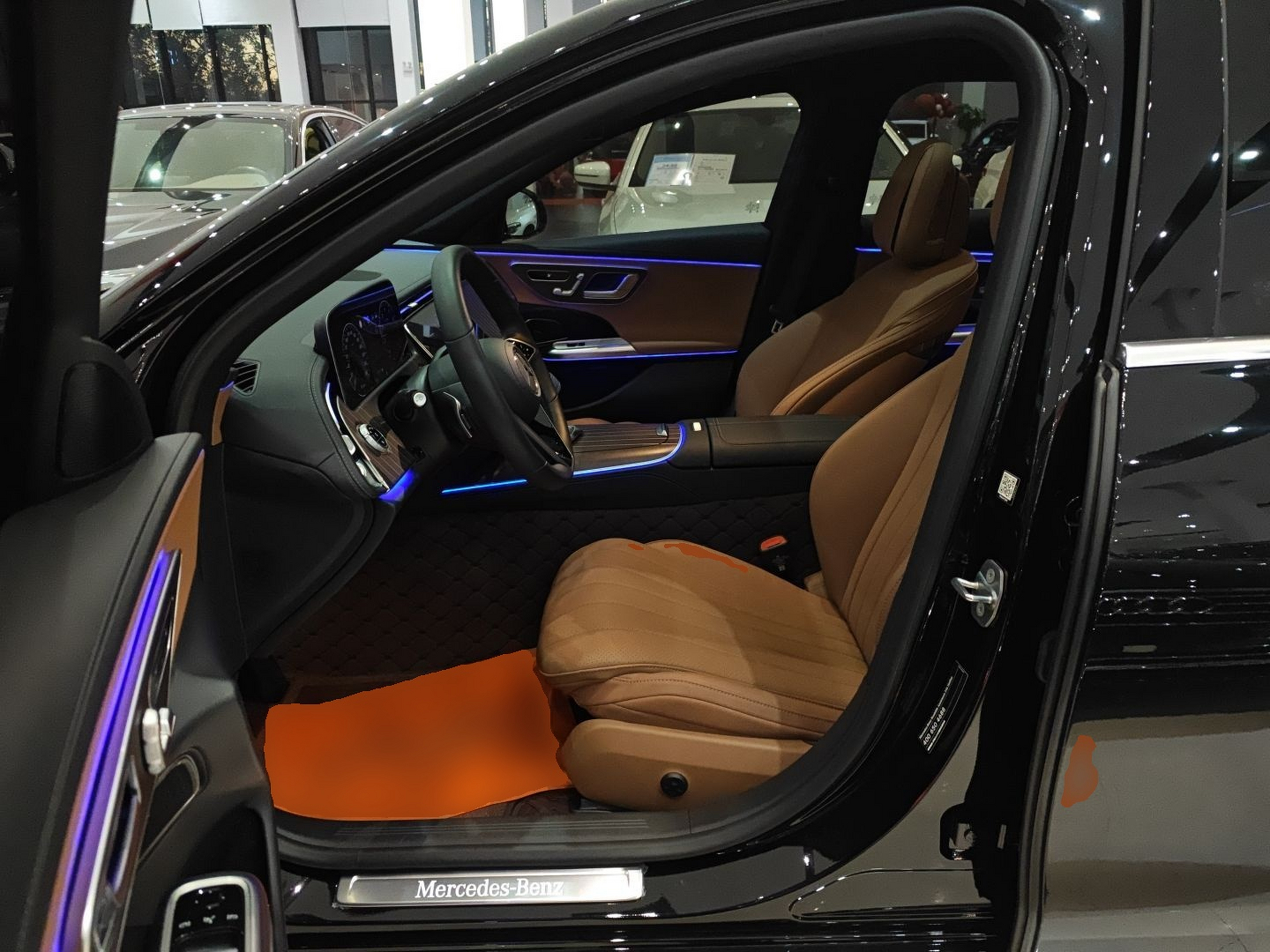 المقاعد الأمامية داخل السيارة