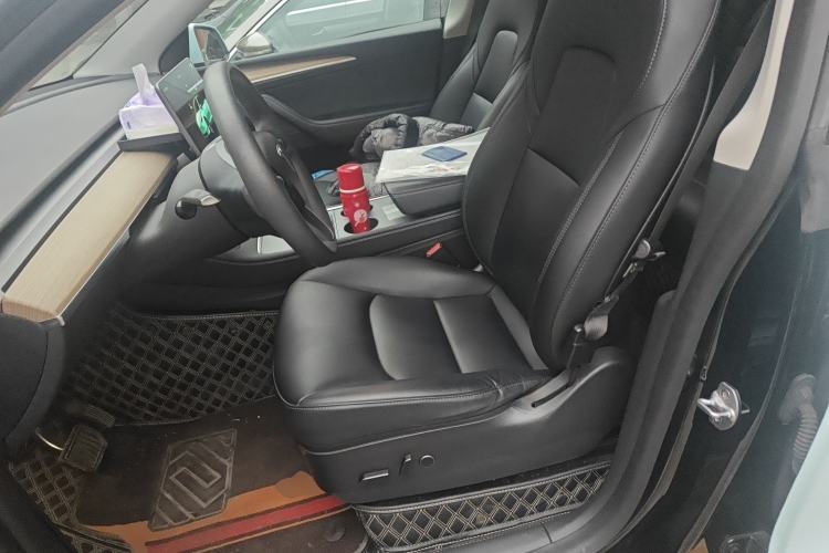 Used Tesla Model Y 2022 Long-Range All-Wheel-Drive Version