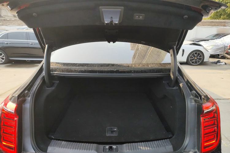 Used Hongqi H9 2023 2.0T Smart Connect Flagship Edition
