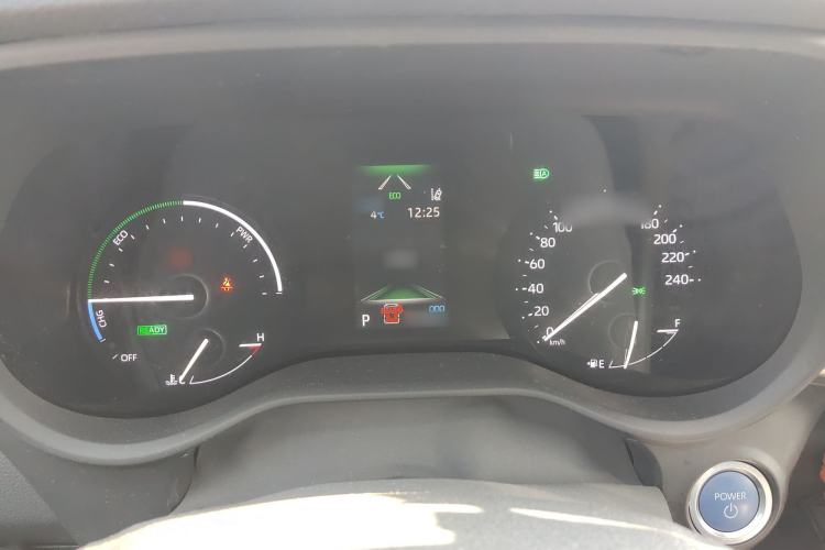 Used Toyota Sienna 2023 2.5L Hybrid Deluxe Edition