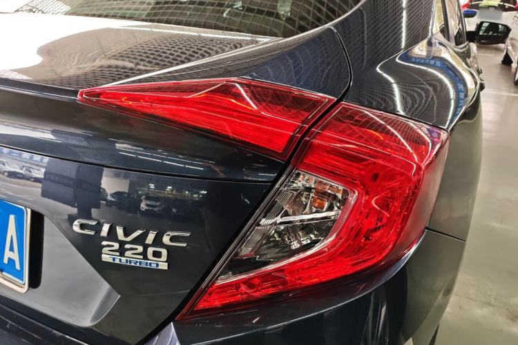 Used Honda Civic 2016 220TURBO CVT Luxury Edition
