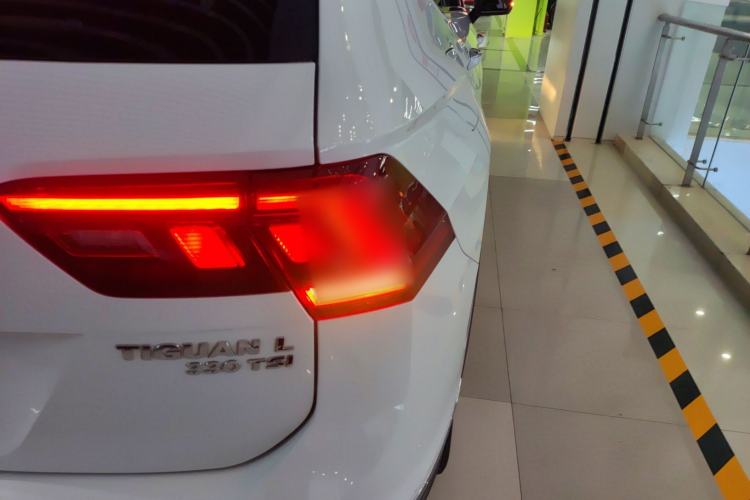 Used Volkswagen Tiguan L 2020 330TSI Automatic Two-Wheel Drive Smart Luxury Edition China VI Standard
