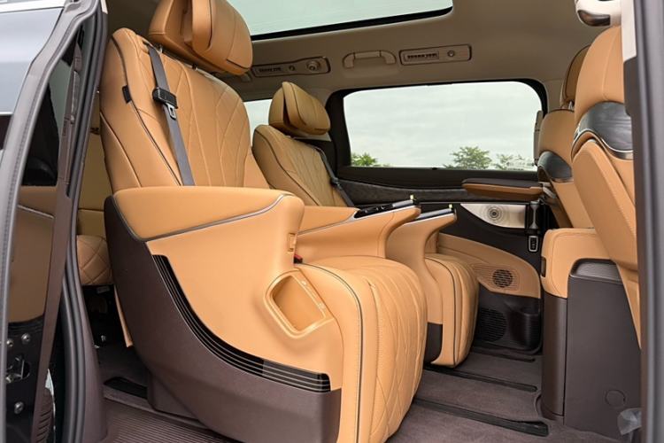 Used Denza D9 2024 EV 620 Premium Model
