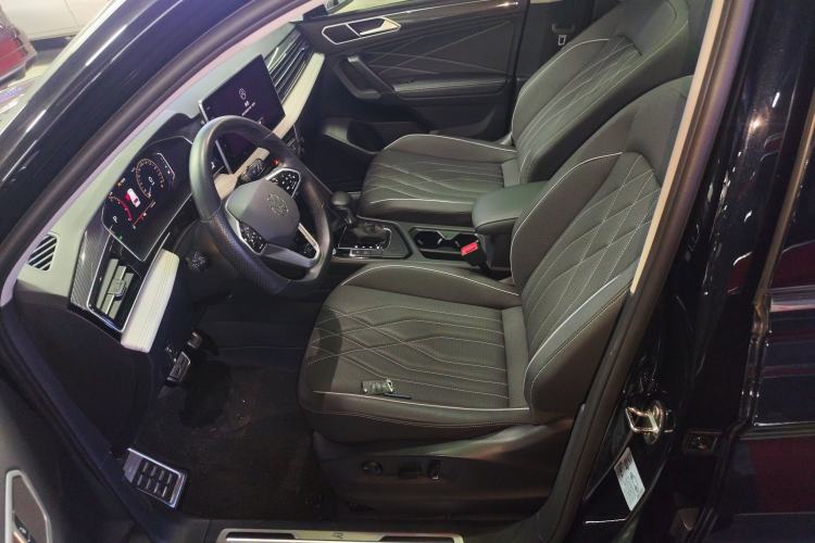 Used Volkswagen Tiguan L 2023 330TSI Automatic Two-Wheel Drive R-Line Enjoyment Edition
