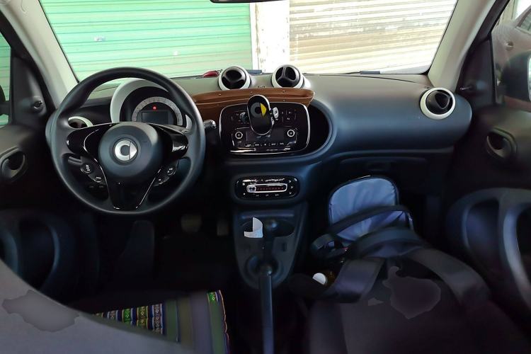 Used  fortwo 2015 1.0L 52 kW hardtop Dynamic version
