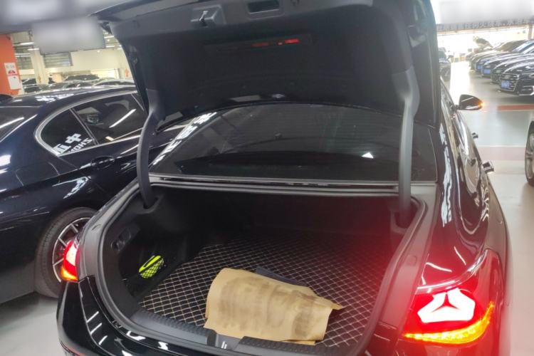 Used Mercedes-Benz E-Class 2025 E 260 L
