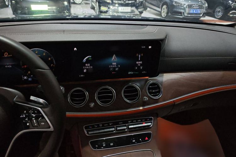 Used Mercedes-Benz E-Class 2023 Facelift E 260 L
