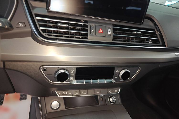 Used Audi Q5L 2024 40 TFSI Fashion Dynamic Model