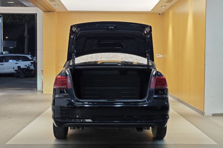 Used Volkswagen Santana 2016 1.6L Automatic Fashion Edition
