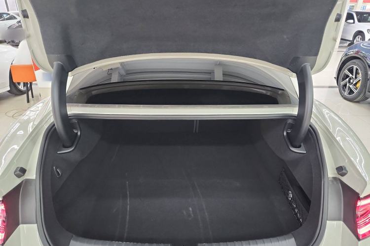 Used  SU7 2024 Rear-Drive Ultra-Long Range Advanced Pro-Level Intelligent Driving Version
