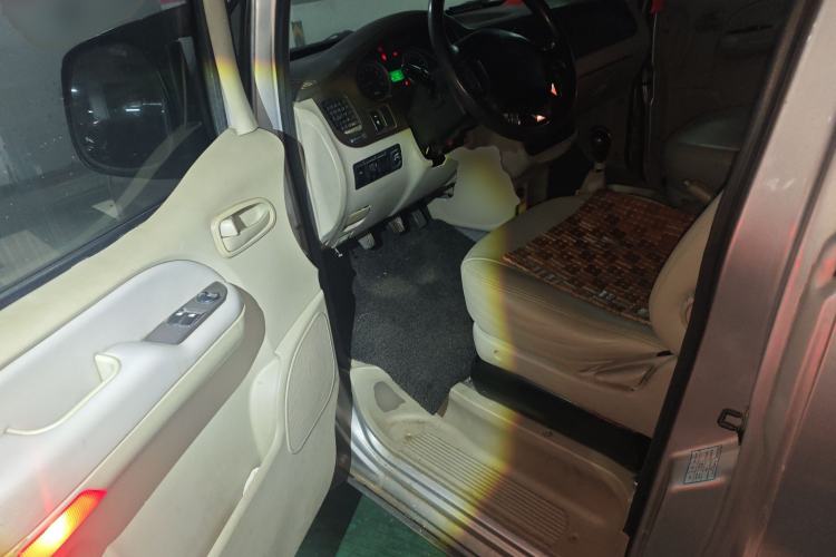 Used  Refine 2011 2.0L Government Procurement Version Manual Luxury Trim
