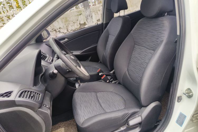 Used Hyundai Verna Ray 2014 1.4L Automatic GLX
