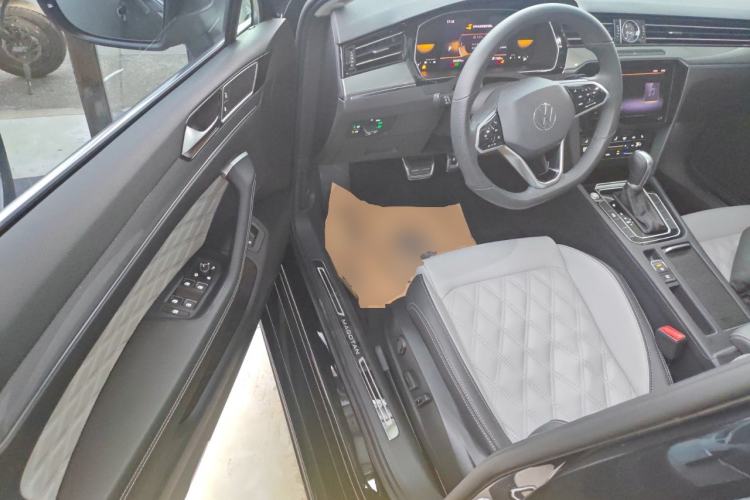 Used Volkswagen Magotan 2023 2 Million Units Limited Edition 330TSI DSG Leading Version