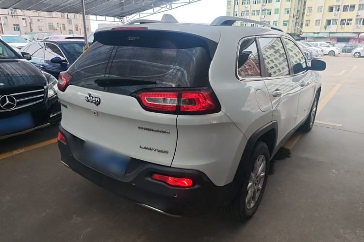 Used  Cherokee 2017 2.4L Leading Edition
