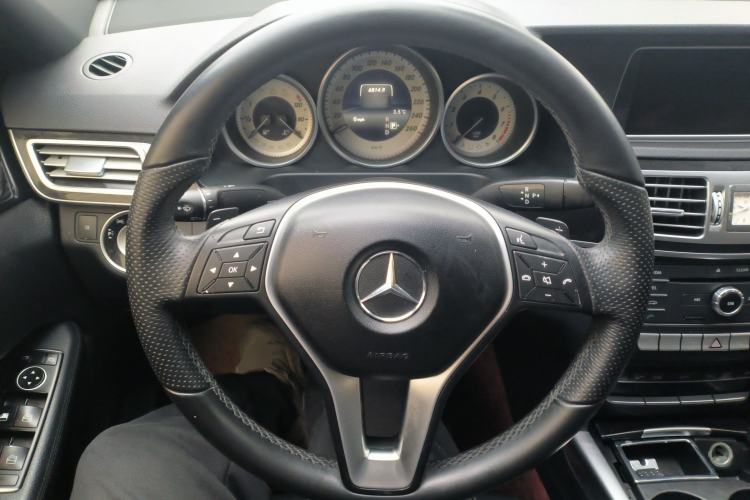 Used Mercedes-Benz E-Class 2015 Facelift E 200 L Sport Edition